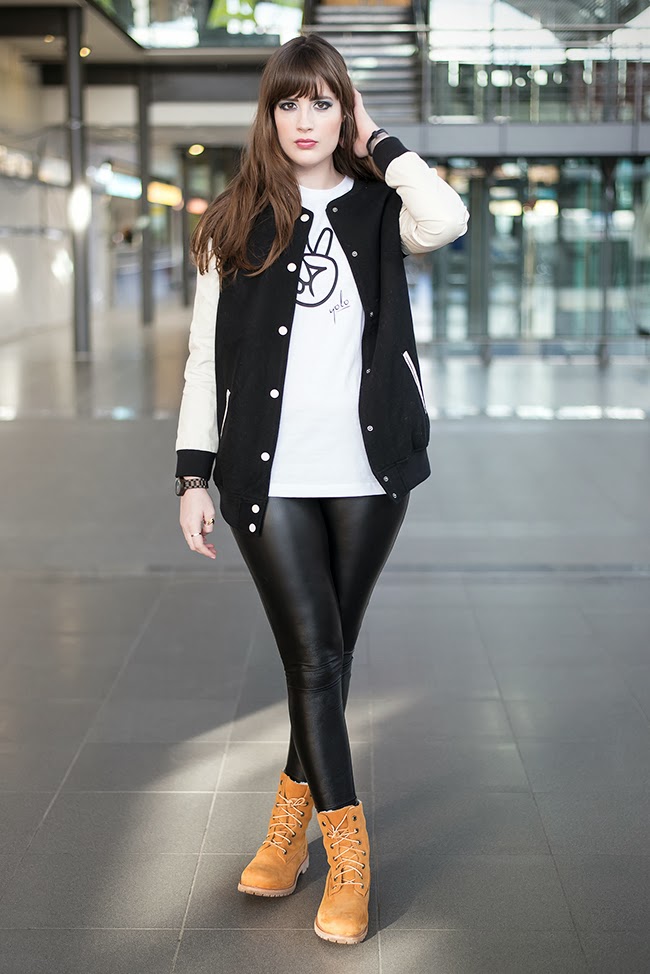 Modeblog-Deutschland-Deutsche-Mode-Mode-Influencer-Andrea-Funk-andysparkles-Berlin-Timberland-Boots-Yolo-T-Shirt