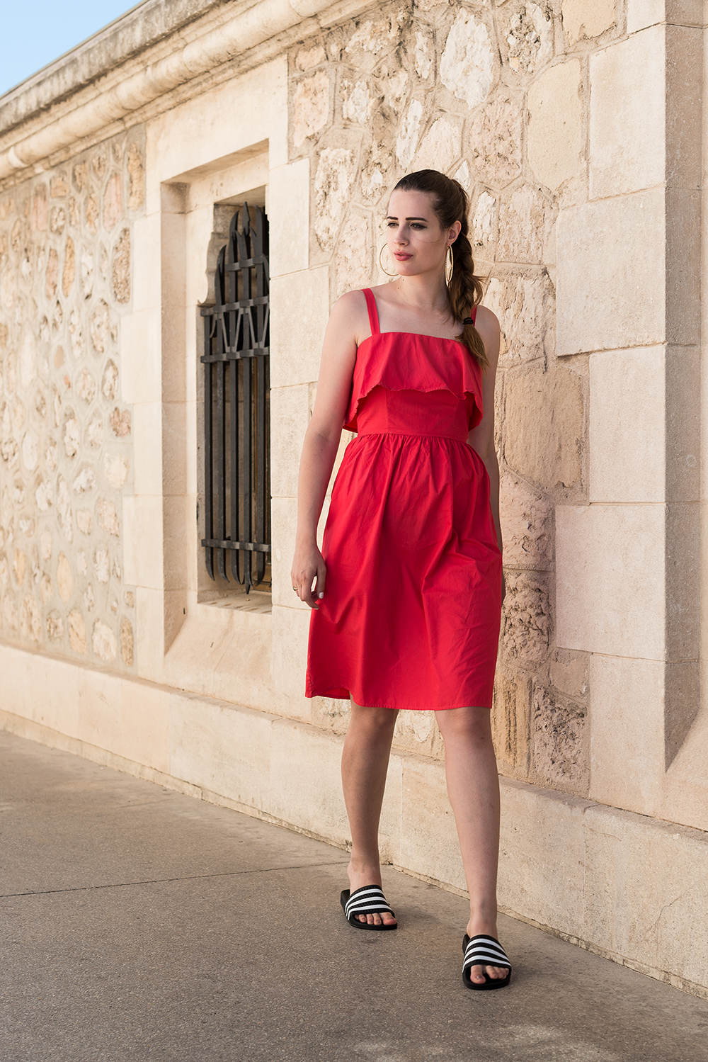andysparkles-Modeblog Berlin-Outfit-Adilette-JustFab-rotes Kleid