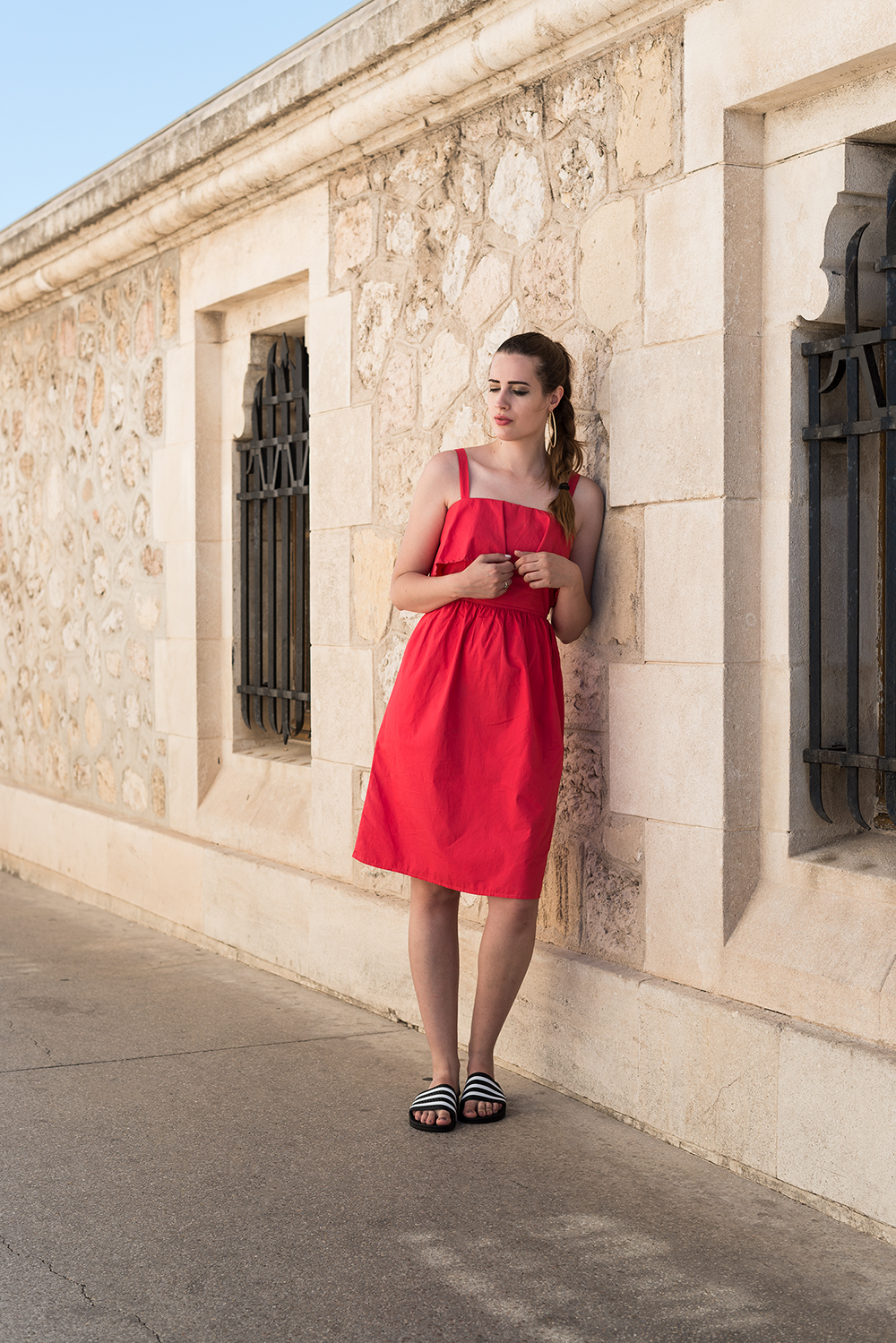 andysparkles-Modeblog Berlin-Outfit-Adilette-JustFab-rotes Kleid
