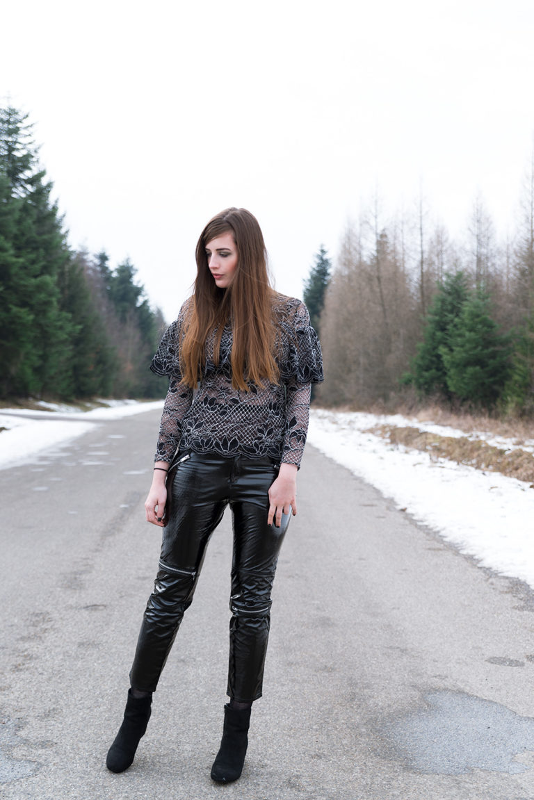 OUTFIT: How to style Patent Leather! - andysparkles.de