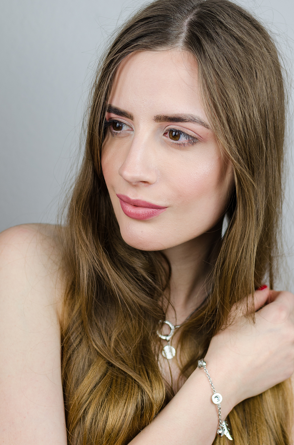 Beautybloggerin Andrea Funk von andysparkles trägt LEONARDO Schmuck