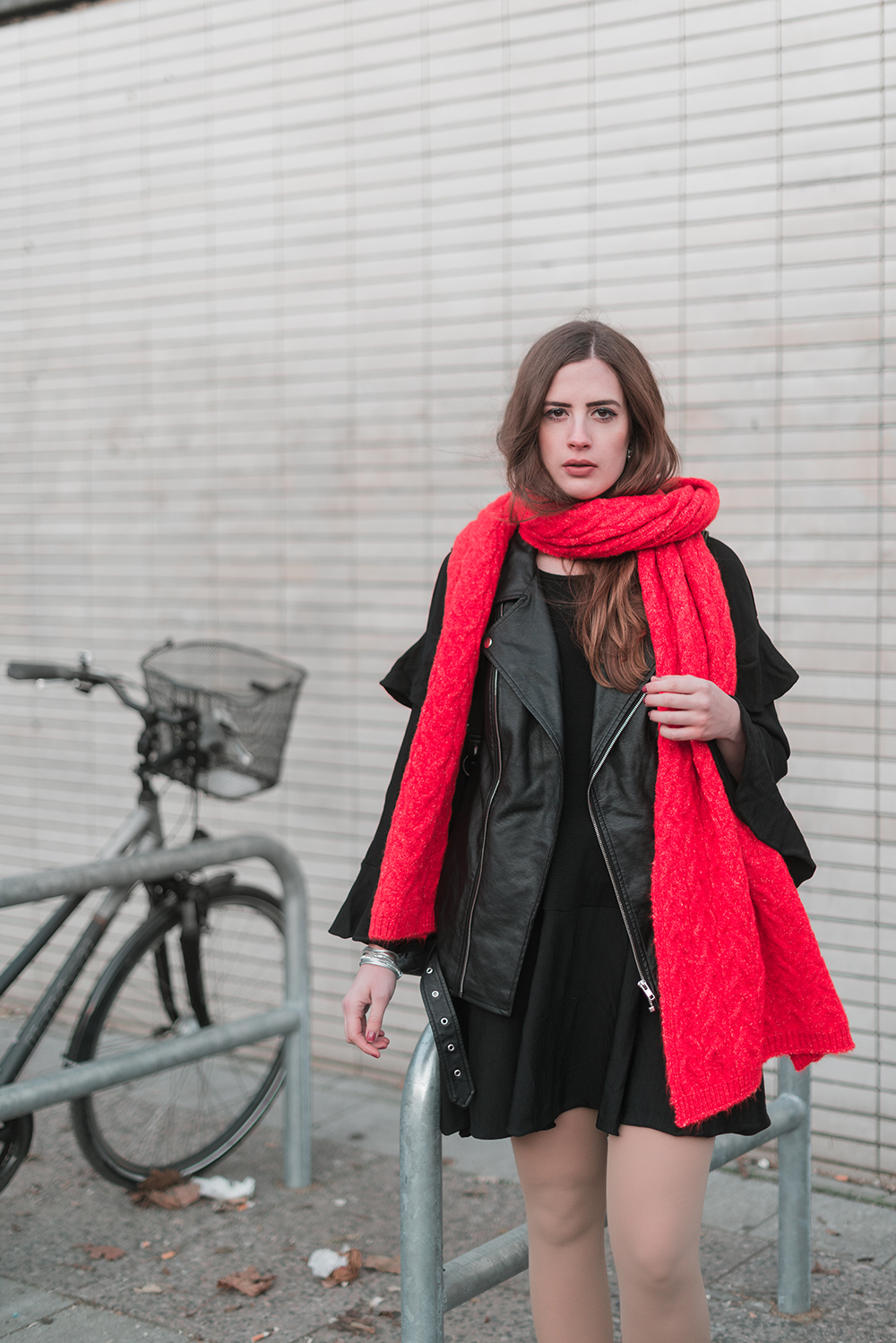 Statement Schal-Outfit mit Schal-Winteroutfit Boots-Modeblog Berlin-andysparkles