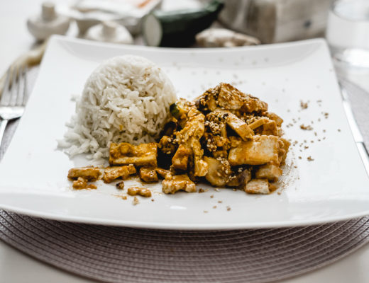 Gesund und vegetarisch kochen-Erdnuss Gemüse Tofu Curry-Vegetarisches Reis Rezept-Foodblog-andysparkles