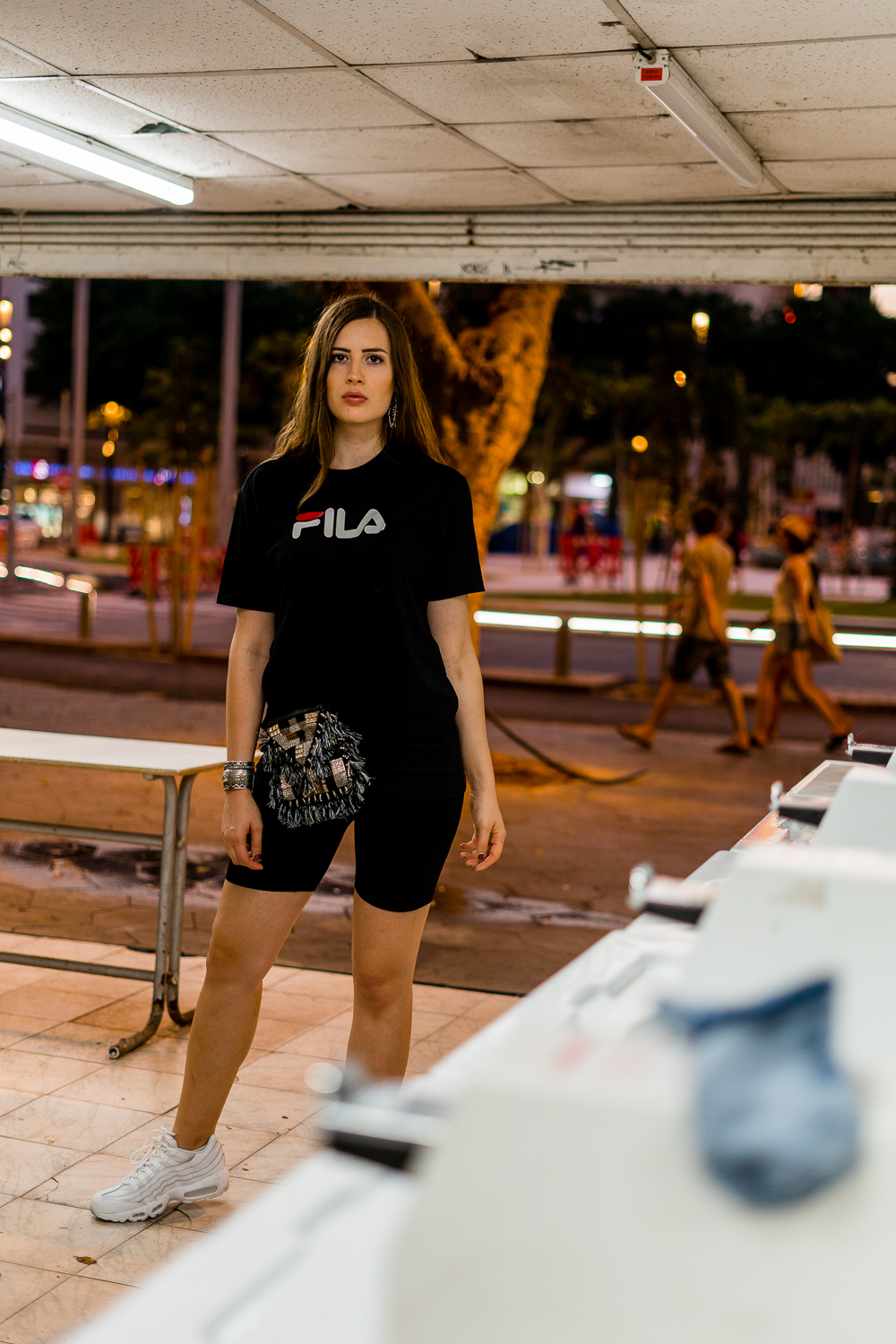 Radlerhose ist zurück-Verrückte Modetrends 2018-Fila Shirt-Chunky Sneaker-Nike Air Max 95-Modeblog-Tel Aviv-andysparkles