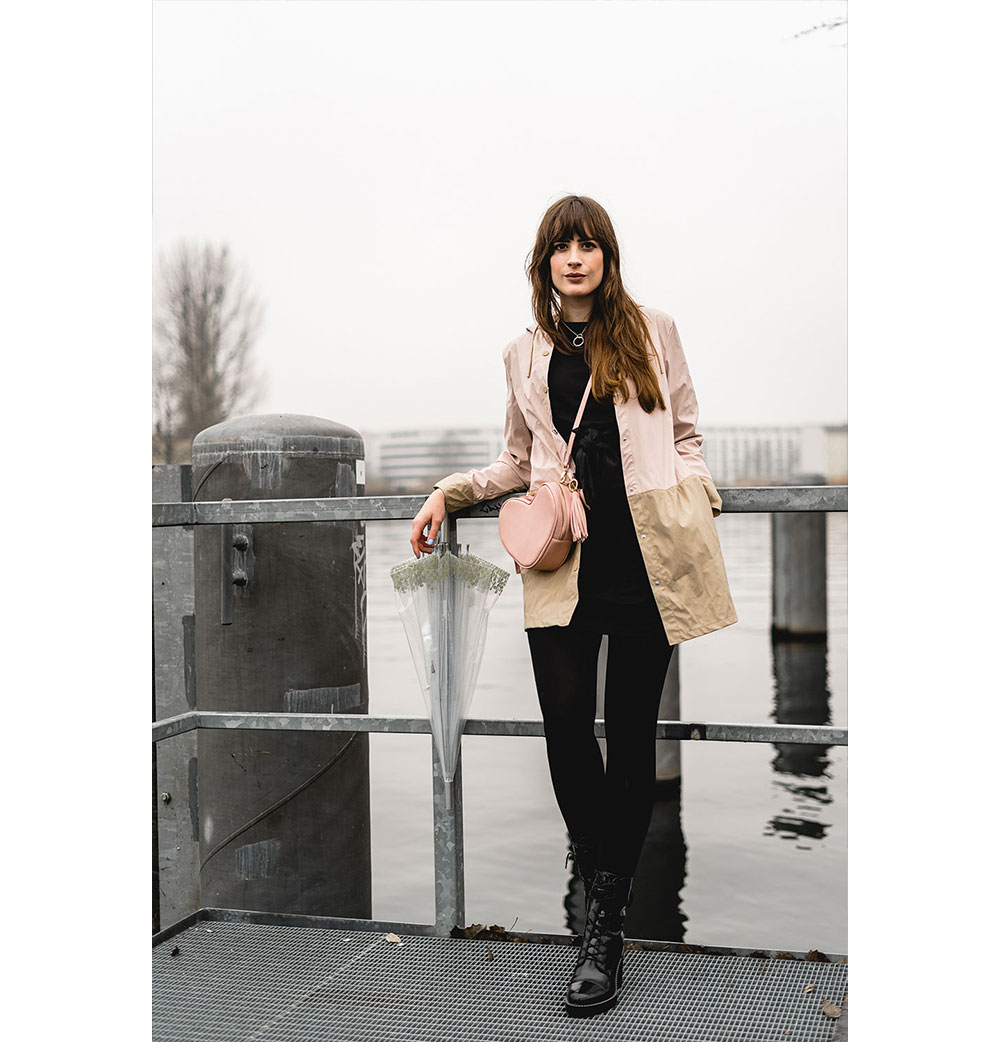 Regenwetter Outfit-Herbstoutfit bei Regen-Regenjacke Outfit-Modeblog Berlin-Fashionblogger-andysparkles