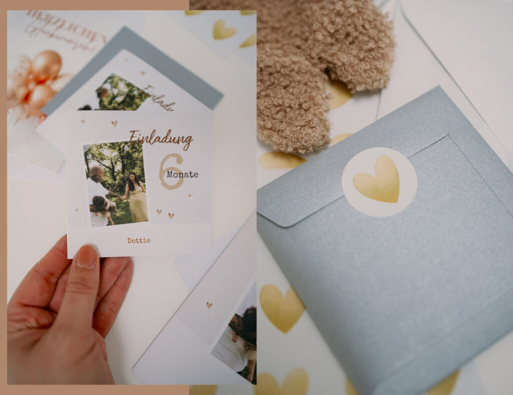 Silberner Umschlag mit Herz-Aufkleber und Einladungskarte Babyparty – Andrea von andysparkles