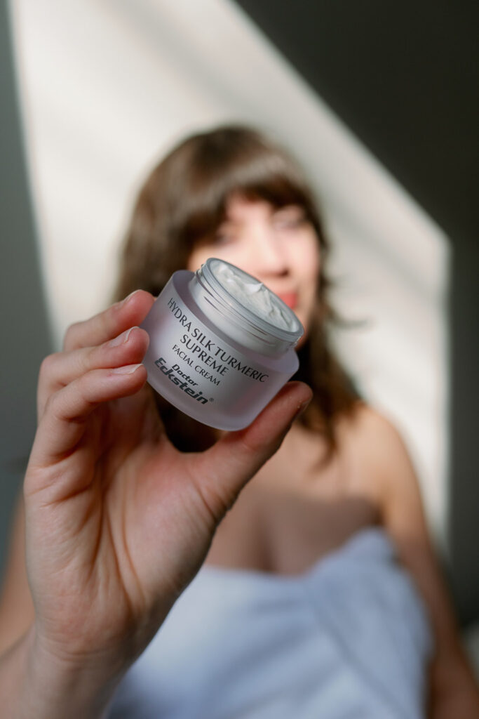 Hydra Silk Turmeric Supreme from Doctor Eckstein as night care with turmeric for the skin